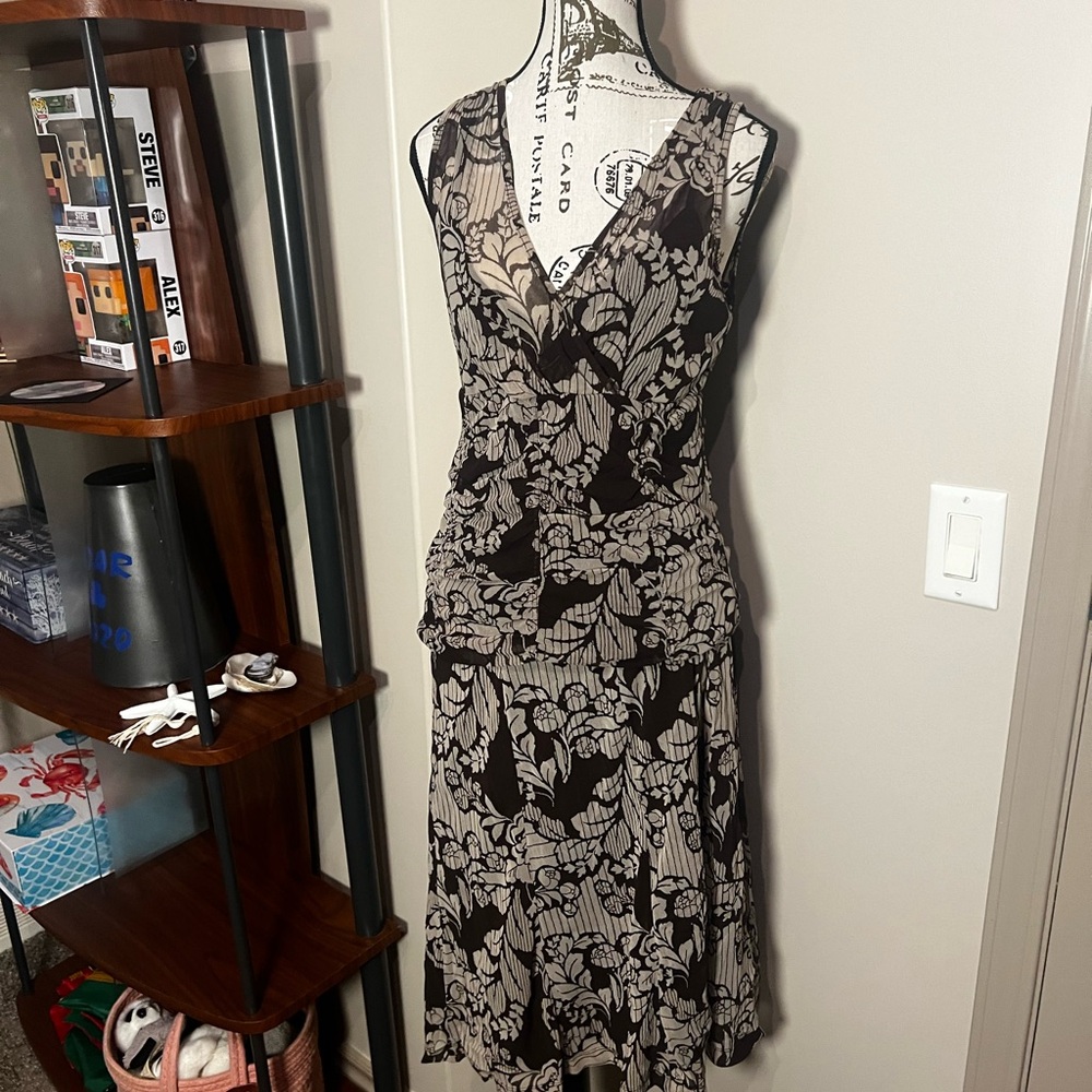 Sleeveless Black and Cream Floral V-Neck Two-Piece